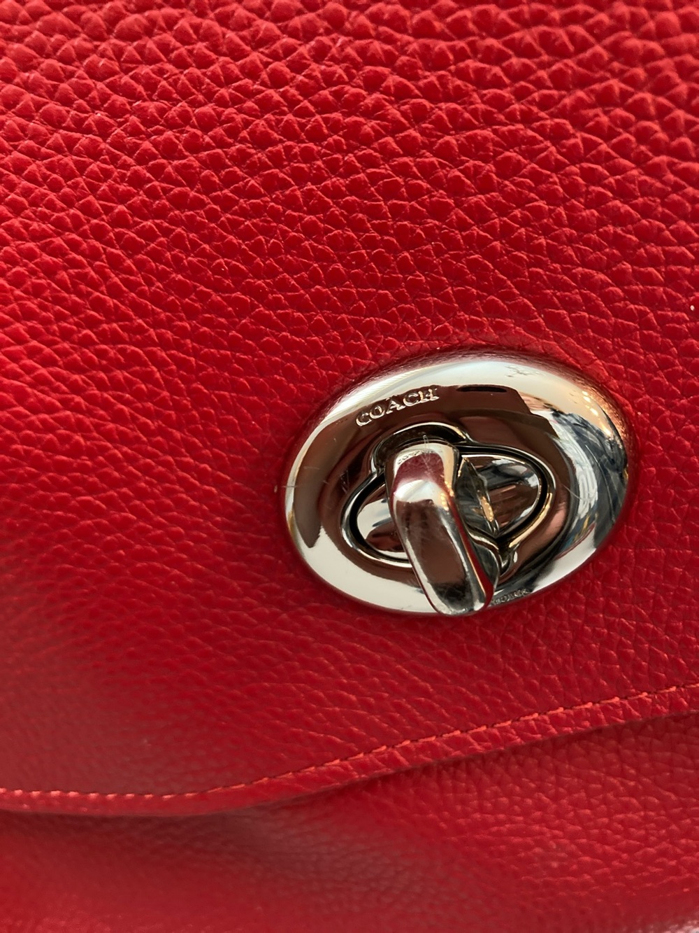 Coach Pebbled Red Leather Turn-Lock Closure Bag - Picture 8 of 15